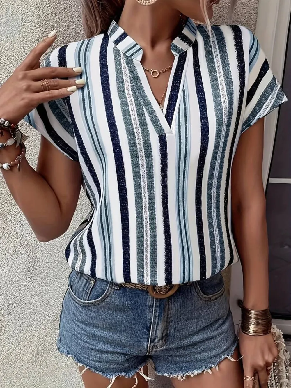 Cropped boxy shirt, short sleeve, flat on white